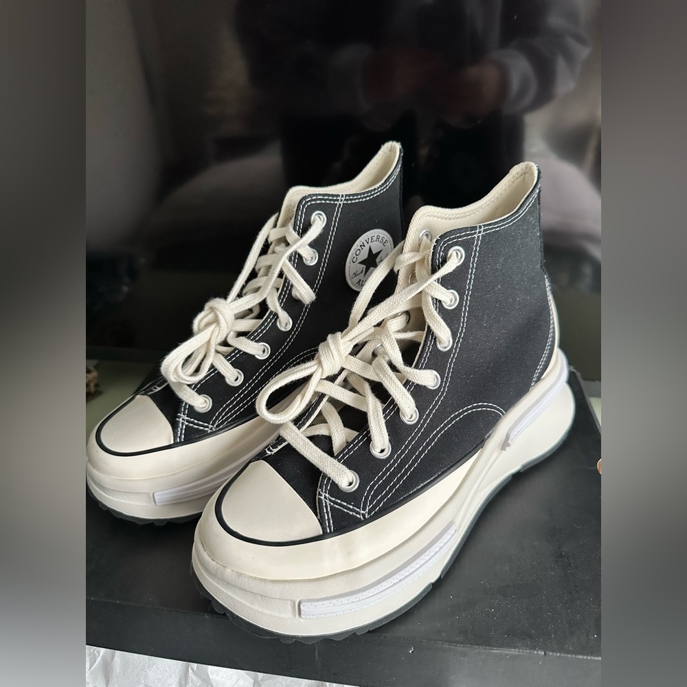 BRAND NEW CONVERSE